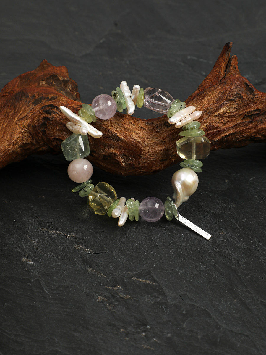Pastel Prehnite & Amethyst Stretch Bracelet | ORIVENNE